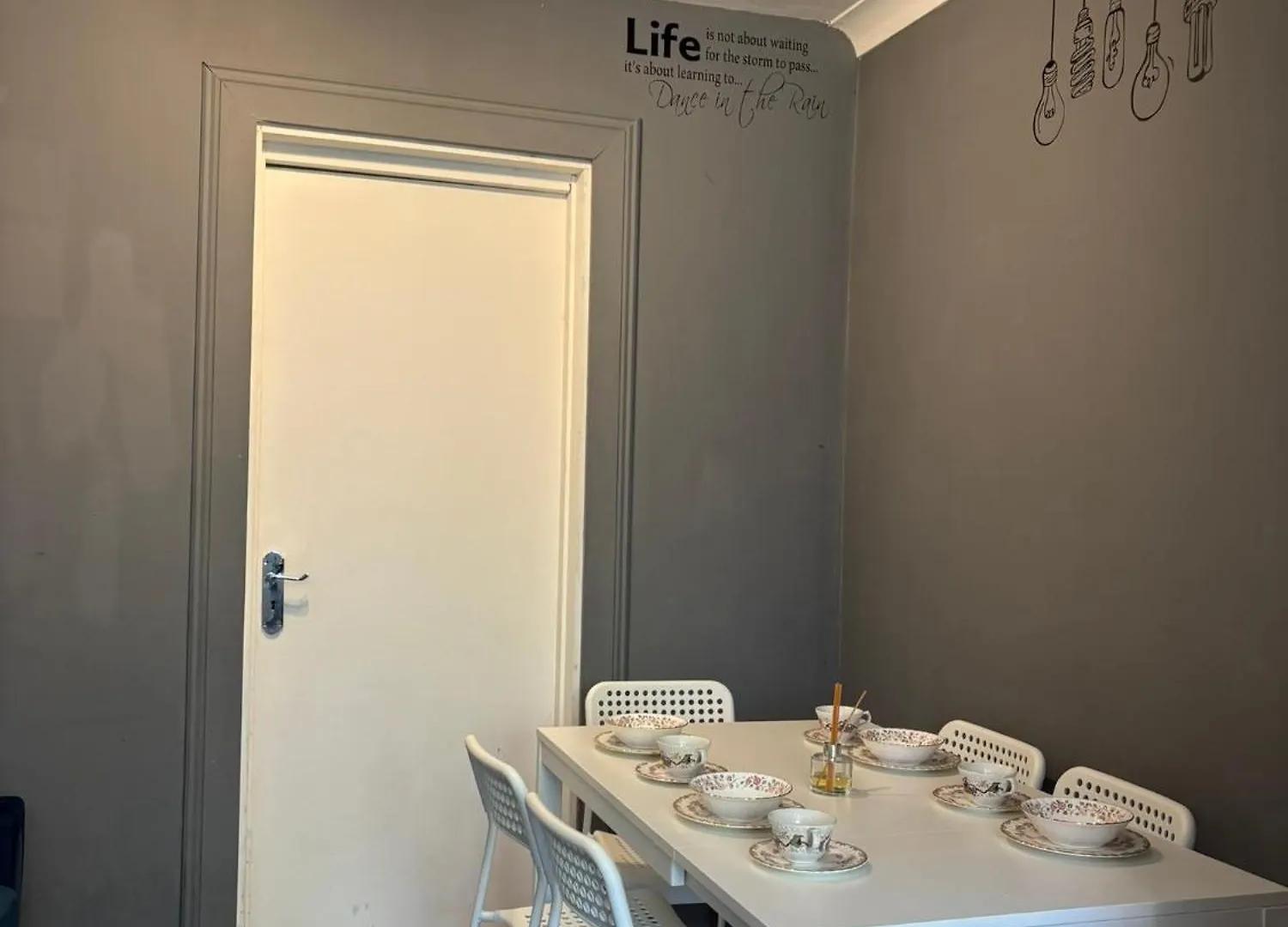 Cosy 2-Bedroom Apartment Near Airport Dublin 0*,
