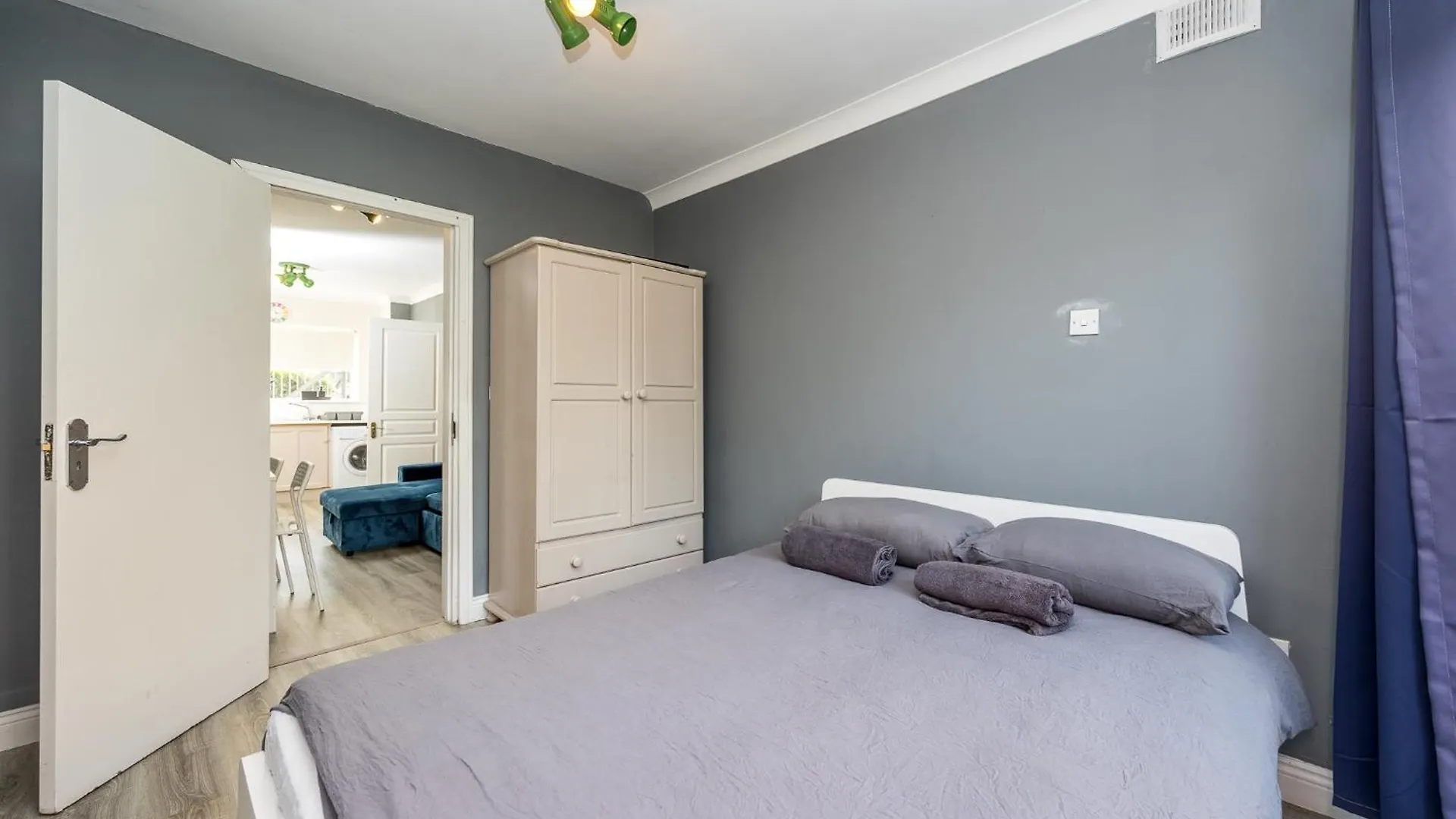 Cosy 2-Bedroom Apartment Near Airport Dublin